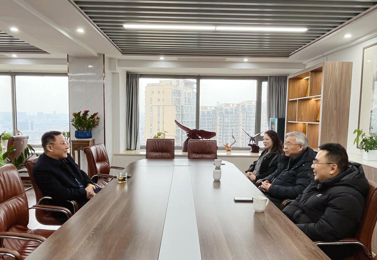 Э�Ὺչ԰�־���������ҵ���Խӽ����