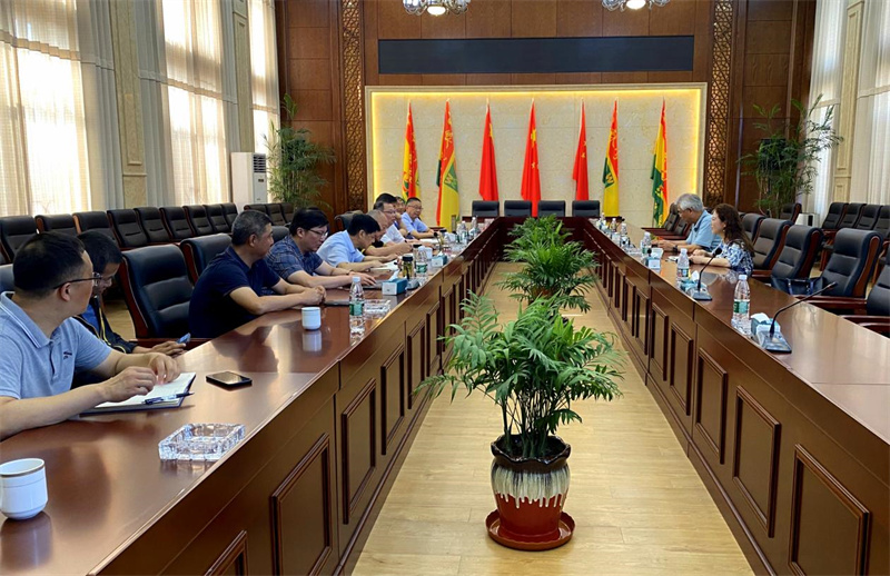 Э���쵼һ�и���������γ����ϼ���̩�ļ���ҵ�������